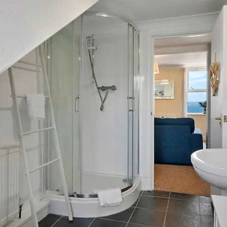 Finest Retreats - No 11 Porthminster Apartment