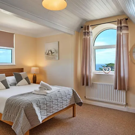 Finest Retreats - No 11 Porthminster * St Ives (Cornwall)