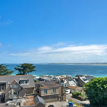 Finest Retreats - No 11 Porthminster Apartment *